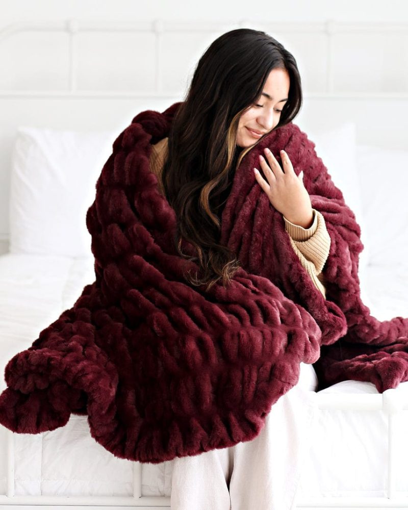 Hugs Wine Blanket