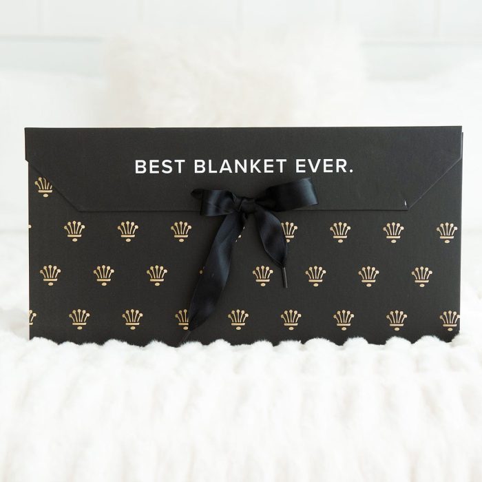 MinkyGiftBoxBlackRibbon044.jpg