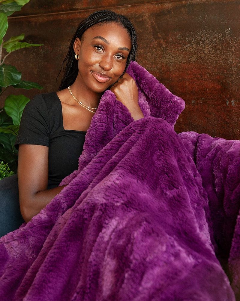 Feathers Grape Royal Blanket